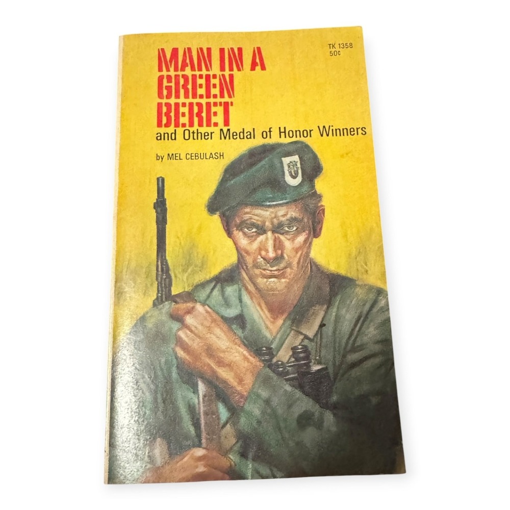 Man in a Green Beret & Other Medal of Honor Winners Mel Cebulash 1969 PB Vintage